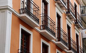 Honest Granada Hotel